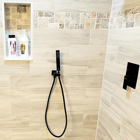 Modern Two Bedroom Home レイクランド エクステリア 写真