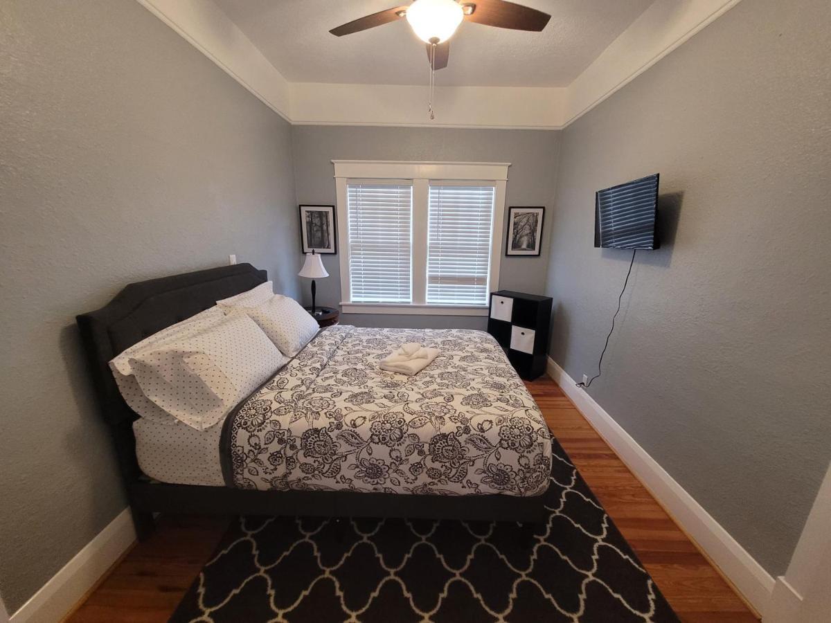 Modern Two Bedroom Home レイクランド エクステリア 写真