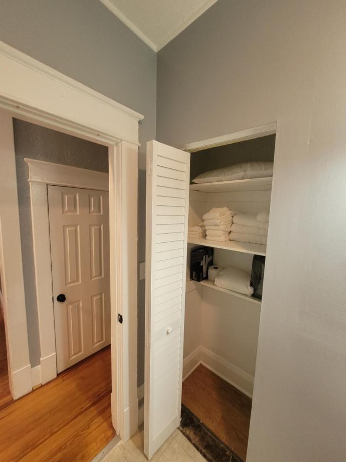 Modern Two Bedroom Home レイクランド エクステリア 写真