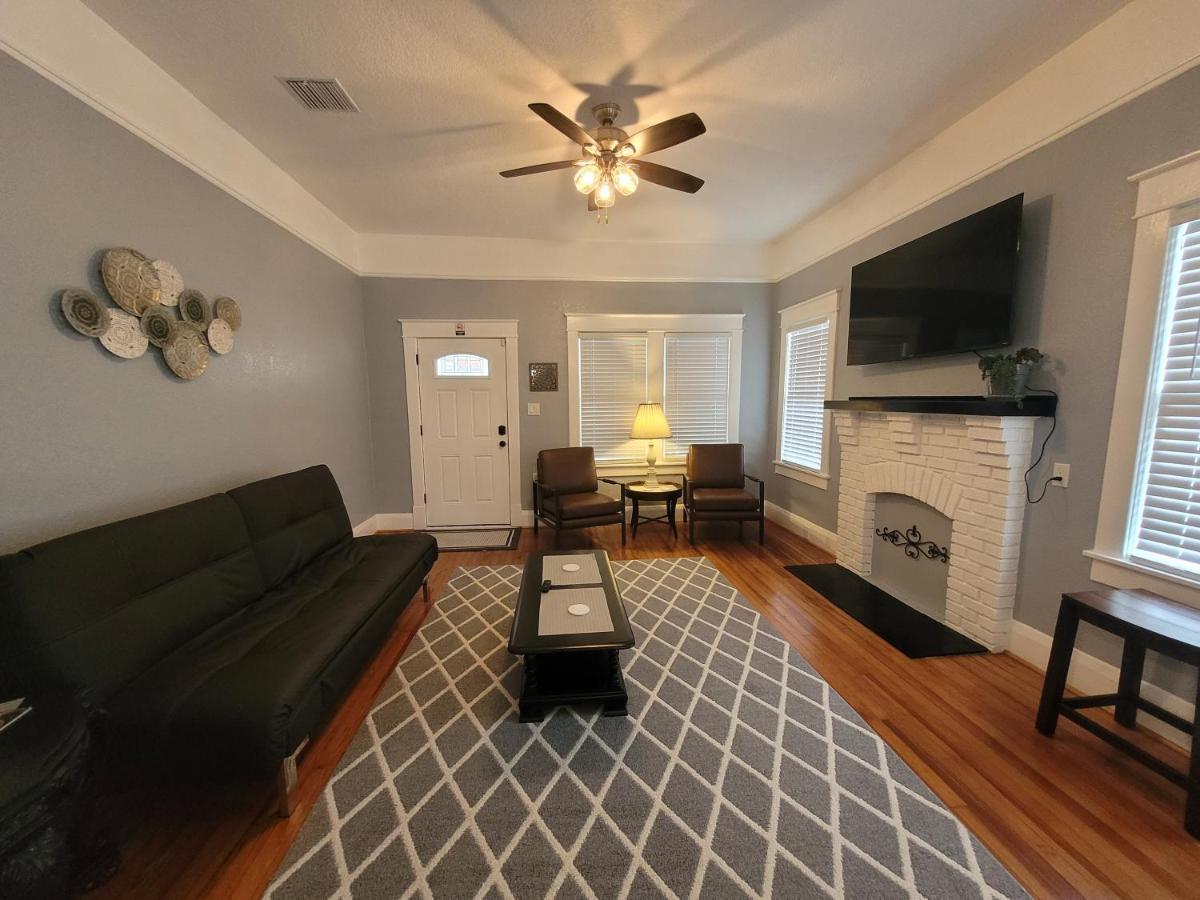 Modern Two Bedroom Home レイクランド エクステリア 写真