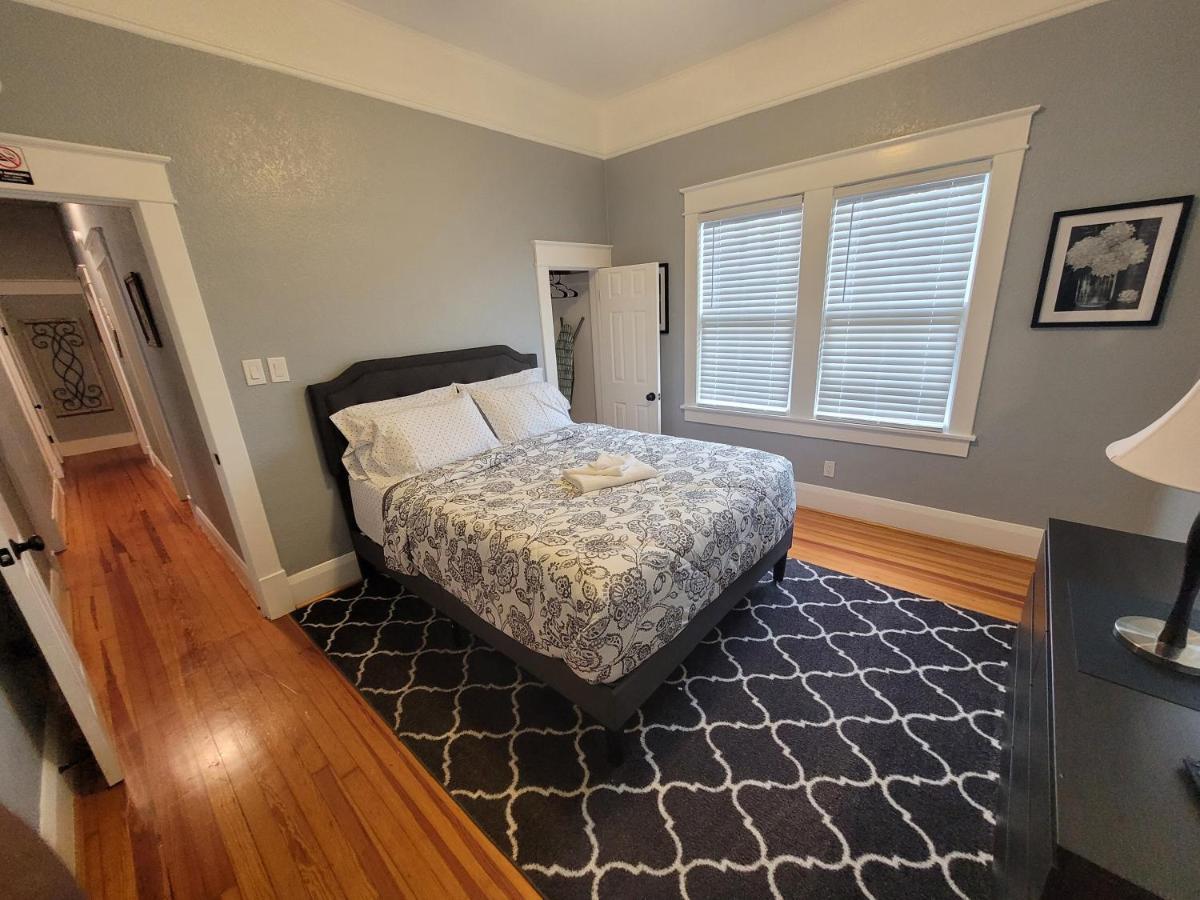 Modern Two Bedroom Home レイクランド エクステリア 写真